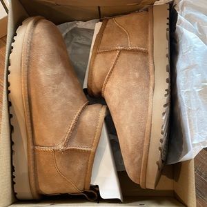 UGG CLASSIC ULTRA MINI